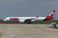 PR-XTA @ LFPG - TAM, Primero A350 das Americas - by Jan Buisman
