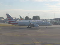 N176AA @ LFPG - American 757-223 - by Christian Maurer