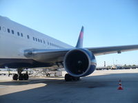 N189DN @ LFPG - Boeing 767-332ER - by Christian Maurer