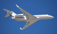 N111QS @ FLL - Net Jets Global 5000 - by Florida Metal