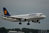 D-AIQD @ EHAM - LUFTHANSA A320 - by fink123