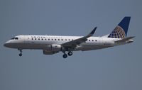 N118SY @ LAX - United Express - by Florida Metal