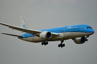 PH-BHA @ EHAM - KLM 787 LANDING - by fink123