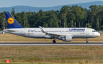 D-AIZW @ EDDF - decellerating after touchdown on RW07L - by Friedrich Becker