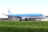 PH-EZR @ EHAM - KLM Cityhopper ERJ-190 - by Andreas Ranner