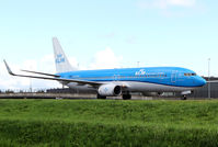 PH-BXW @ EHAM - KLM Boeing 737 - by Andreas Ranner