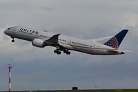 N45956 @ LFPG - United Airlines Dreamliner take off runway 27L - by JC Ravon - FRENCHSKY