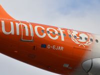 G-EJAR @ LFBD - EasyJet (UNICEF Livery) U24305 landing runway 23 from Lyon (LYS) - by JC Ravon - FRENCHSKY