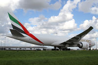 A6-EFJ @ EHAM - Emirates SkyCargo Boeing 777 - by Andreas Ranner