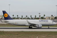 D-AIUV @ LMML - A320 D-AIUV Lufthansa - by Raymond Zammit