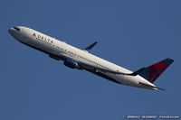 N181DN @ KJFK - Boeing 767-332/ER - Delta Air Lines  C/N 25986, N181DN - by Dariusz Jezewski www.FotoDj.com