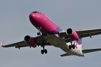 HA-LYF @ LFBD - Wizz Air W62257 from Budapest landing runway 23 - by JC Ravon - FRENCHSKY