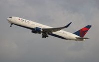 N199DN @ LAX - Delta