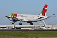 CS-TNK @ LPPT - TAP Air Portugal 441 from Paris (ORY) - by JC Ravon - FRENCHSKY
