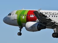 CS-TNV @ LPPT - Grao Vasco TAP Air Portugal 693 from Luxembourg (LUX) landing runway 03 - by JC Ravon - FRENCHSKY