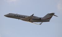 N311EL @ MIA - Gulfstream IV