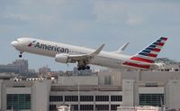 N393AN @ MIA - American