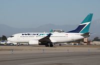 C-FIWS @ KSNA - Boeing 737-700