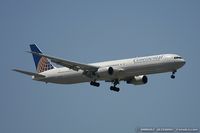 N67052 @ KJFK - Boeing 767-424/ER - United Airlines  C/N 29447, N67052 - by Dariusz Jezewski www.FotoDj.com