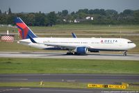 N1604R @ EDDL - Boeing 767-332ER - DAL DL Delta Air Lines - 30180 - N1604R - 17.08.2016 - DUS - by Ralf Winter