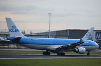 PH-AOE - A332 - KLM