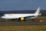 EC-MHB @ VIE - Vueling - by Chris Jilli