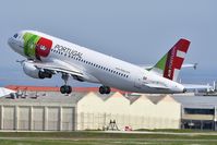 CS-TNX @ LPPT - TAP Portugal take off runway 03 - by JC Ravon - FRENCHSKY
