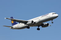 D-AISN @ LMML - A321 D-AISN Lufthansa - by Raymond Zammit