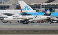 XA-VLR @ KLAX - Airbus A320