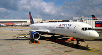 N533US @ KATL - At the gate Atlanta - by Ronald Barker