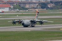 F-WWMT @ LFBO - Airbus A400M Atlas, Landing rwy 32L, Toulouse Blagnac Airport (LFBO-TLS) - by Yves-Q