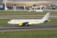 EC-LAA @ LFBO - Airbus A320-214, Taxiing, Toulouse-Blagnac airport (LFBO-TLS) - by Yves-Q