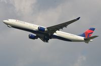 N805NW @ EHAM - DL A333 - by FerryPNL