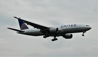 N786UA @ EGLL - Taken from the Threshold of 29L - by m0sjv