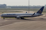 N675UA @ EHAM - United Airlines - by Air-Micha