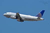 N818UA @ KDFW - Climbing from 18L @ DFW - by Nelson Acosta Spotterimages