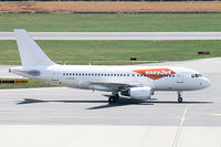 G-EZEH @ VIE - easyJet Airline Airbus A319 - by Thomas Ramgraber