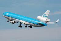 PH-KCH @ EHAM - KLM MD11 lifting-off - by FerryPNL