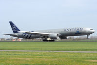 PH-BVD @ EHAM - KLM-SKYTEAM - by Fred Willemsen