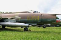 6259 - Sukhoi Su-20, Savigny-Les Beaune Museum - by Yves-Q
