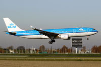PH-AOC - A332 - KLM