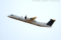 C-GLQO @ KEWR - Bombardier DHC-8-402 Q400 - Porter Airlines  C/N 4270, C-GLQO - by Dariusz Jezewski www.FotoDj.com