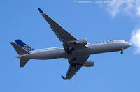 N665UA @ KEWR - Boeing 767-322/ER - United Airlines  C/N 29237, N665UA - by Dariusz Jezewski www.FotoDj.com