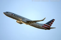 N882NN @ KEWR - Boeing 737-823 - American Airlines  C/N 33221, N882NN - by Dariusz Jezewski www.FotoDj.com