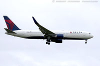 N171DZ @ KJFK - Boeing 767-332/ER - Delta Air Lines  C/N 29690, N171DZ - by Dariusz Jezewski www.FotoDj.com