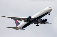 N830MH @ KJFK - Boeing 767-432/ER - Delta Air Lines  C/N 29701, N830MH - by Dariusz Jezewski www.FotoDj.com