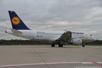 D-AIBG @ EDDK - Airbus A319-112 - LH DLH Lufthansa 'Kirchheim unter Theck' - 4841 - D-AIBG - 26.10.2017 - CGN - by Ralf Winter