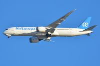 EC-MSZ @ GCLP - Air Europa B789 lowering its landing gear. - by FerryPNL