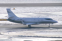 PP-MXM @ VIE - private Dassault Falcon 2000EX - by Thomas Ramgraber