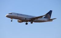 N142SY @ LAX - United Express